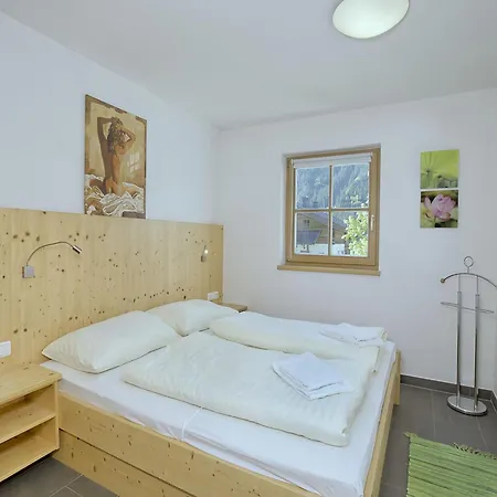 Chalet Deluxe With Pool In Koenigsleiten *